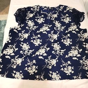 Navy & cream lace sleeve blouse